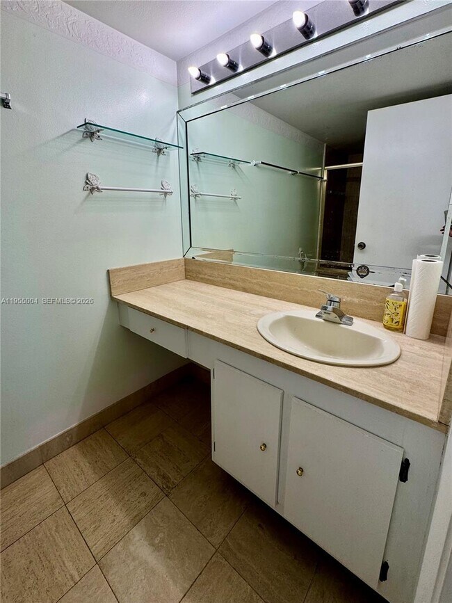 Building Photo - 1201 S Ocean Dr