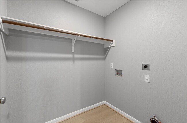 Building Photo - 1406 Hemple Dr
