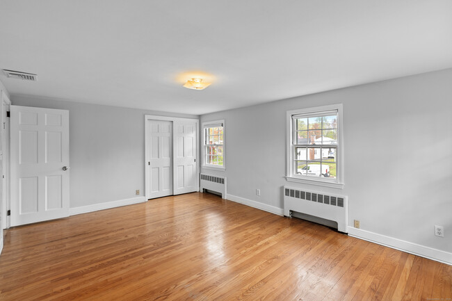Building Photo - 25 Sherwood Rd