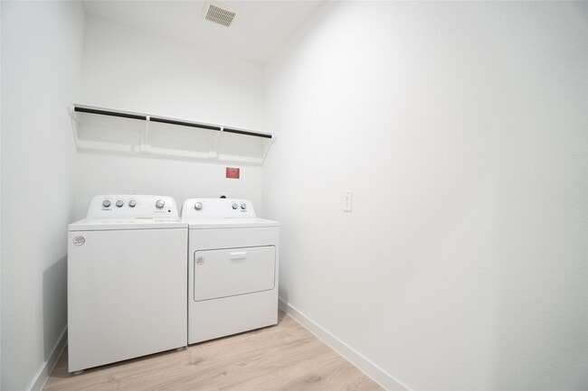 Building Photo - 30030 Foxtail Pne Ct