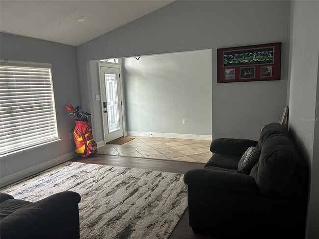 Building Photo - 947 Wages Way