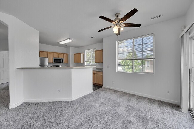 Building Photo - $1,825.00 - 2 Beds, 2 Baths, Condo in Thor...