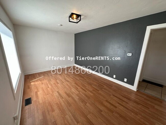 Building Photo - No deposit option for qualified renters