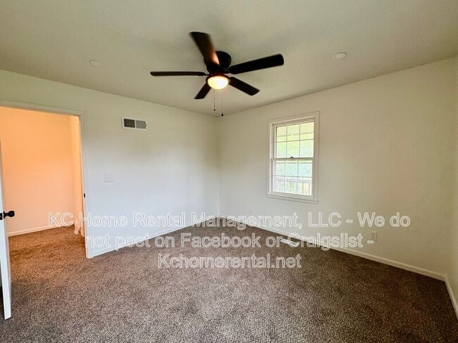 Building Photo - 307 E Main St