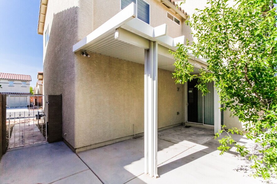 Building Photo - 84 Japonica Ave