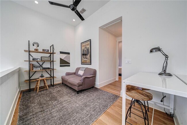 Building Photo - 11173 Serenbe Ln