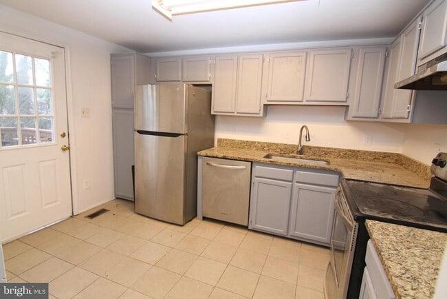 Building Photo - 14946 Enterprise Ln