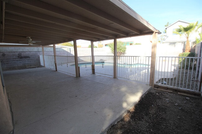 Building Photo - Gorgeous 3Bed/2.5Bath/Pool/Spa, 2-Story Home located in the NW part of the valley