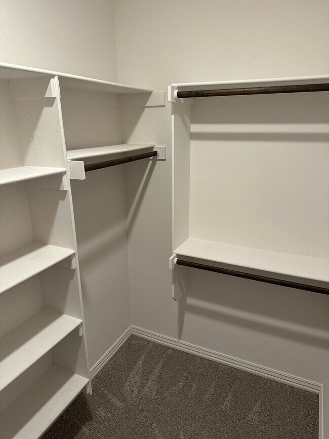 Building Photo - Available Now! Modern 3-Bedroom, 2-Bathroom Home in Legendary Subdivision near Shaw Elementary