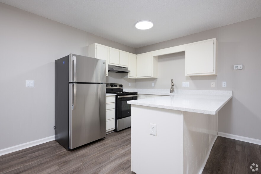 Primary Photo - Cedar Trace