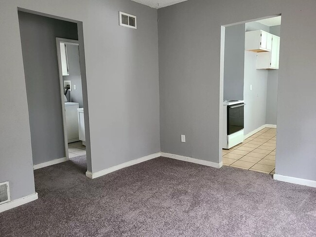 Building Photo - 3-bedroom, 2-bathroom home located in the heart of Kansas City, MO