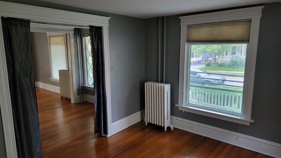 Building Photo - 93 Brookes Ave