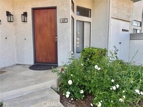 Building Photo - 27 Willowcrest Ln