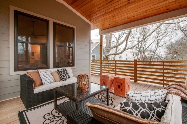 Building Photo - Amazing Location - 3 Bed, 2.5 Bath w/ Vaulted Ceilings and Covered Deck