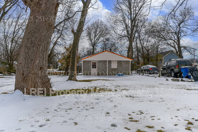 Building Photo - 3908 Greenwood Ave