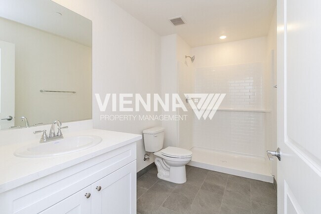 Building Photo - 7998 Quiet Knolls Dr