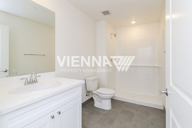 Building Photo - 8006 Quiet Knolls Dr