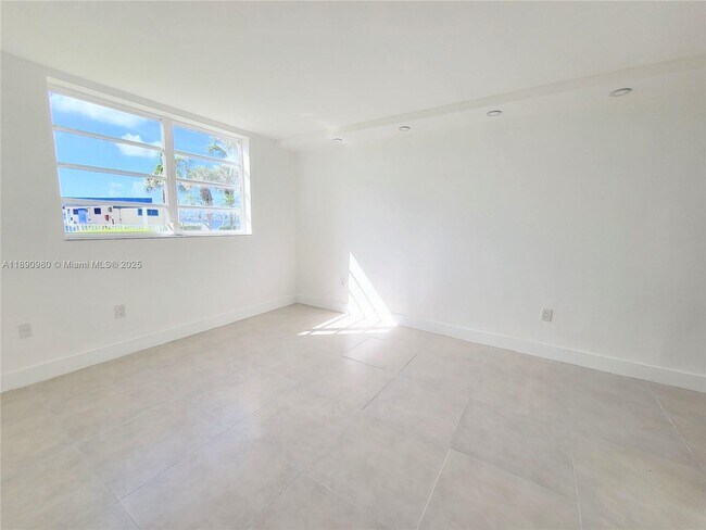 Building Photo - 3010 Marcos Dr