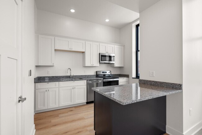 Building Photo - 301 N Mulberry St