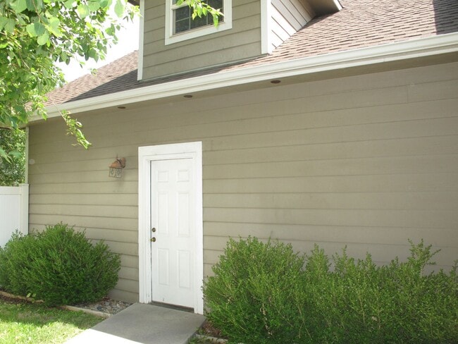 Building Photo - 846 N 7th St