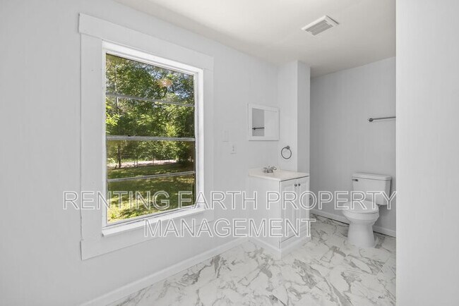 Building Photo - 1540 Cleveland Ave SW