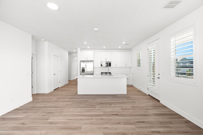 Building Photo - Desert Color Delight! NO APPLICATION FEE