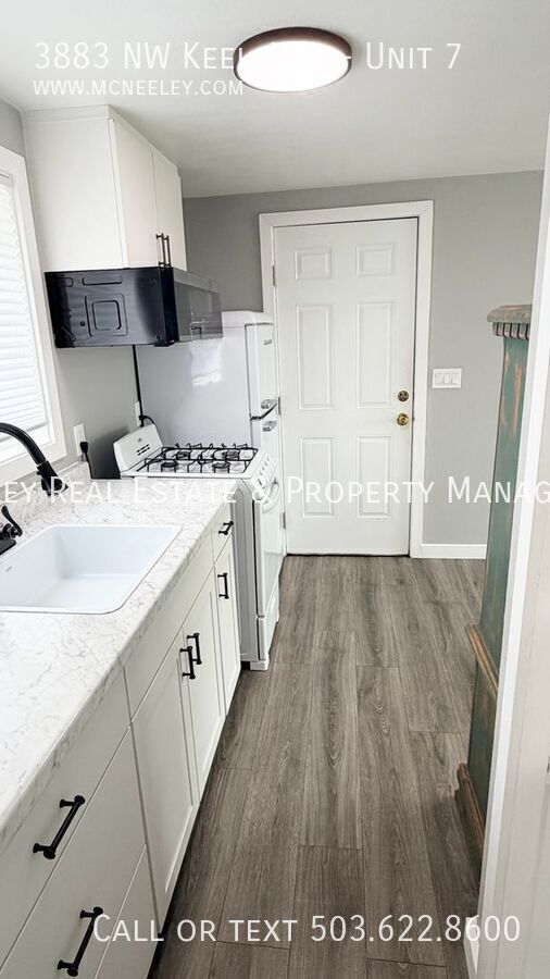 Building Photo - 3883 NW Keel Ave