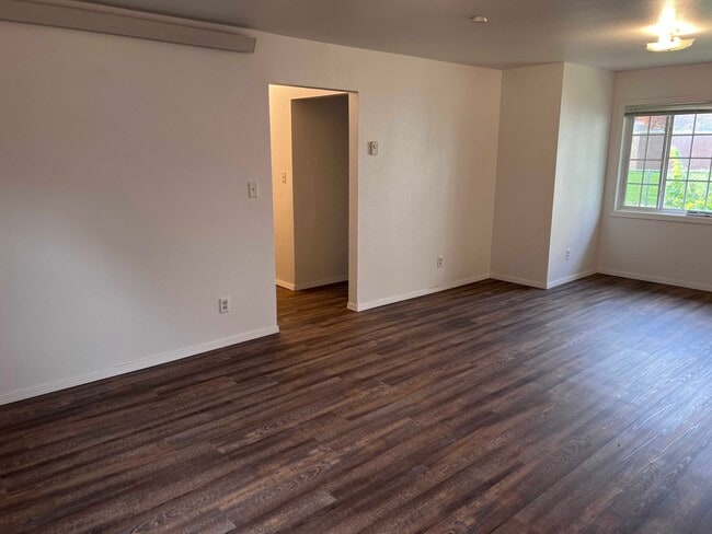 Building Photo - 234 Elmwood Ave