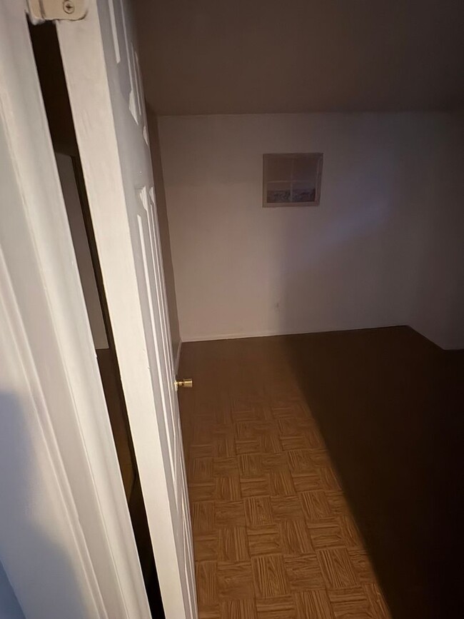 Building Photo - Charming 2BR House in Aurora (Utilities an...