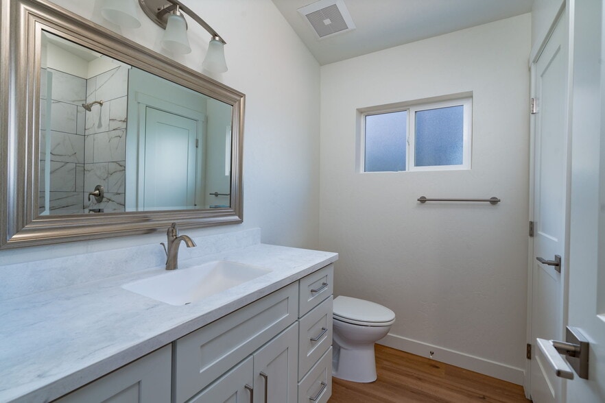 Building Photo - 534 Mockingbird Ln