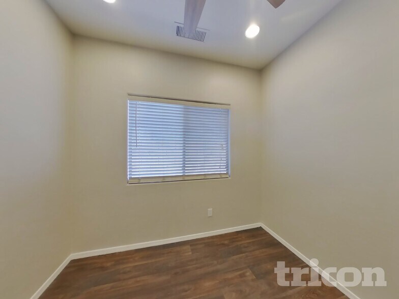 Building Photo - 8418 W Sonora St