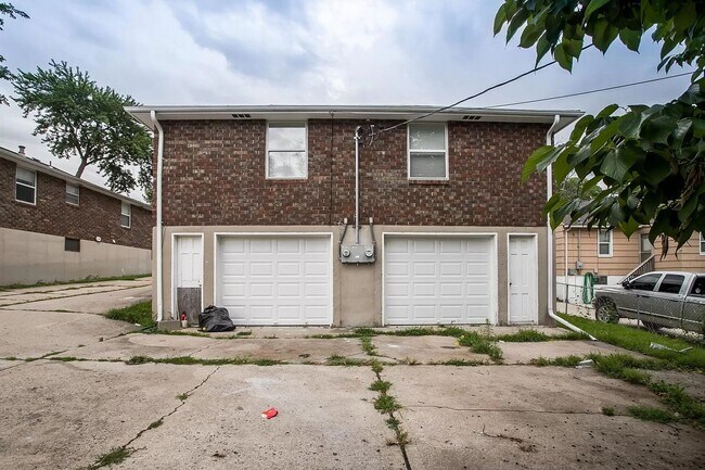 Building Photo - 4504-4506 N Jackson Ave