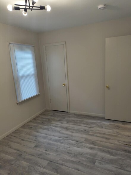 Building Photo - 16872 Shea Ave
