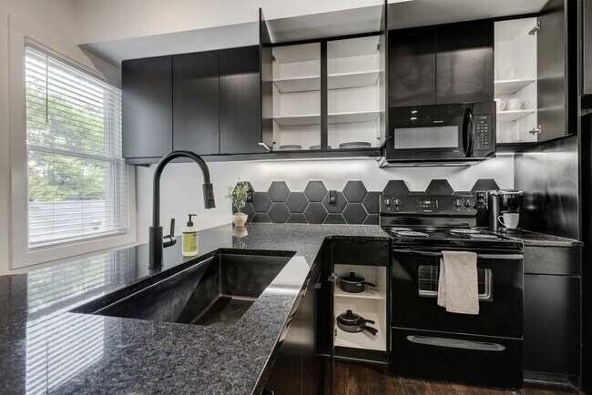 Building Photo - 940 Piedmont Ave NE