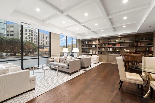 Building Photo - 3481 Lakeside Dr NE