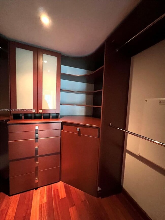 Building Photo - 350 S Miami Ave