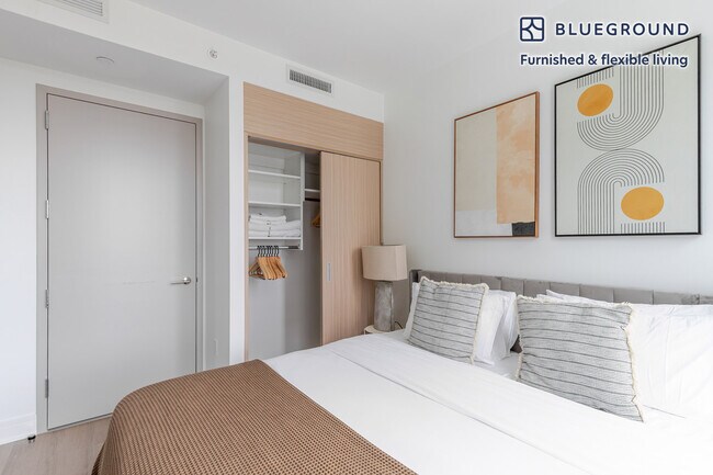 Building Photo - 240 3rd Ave