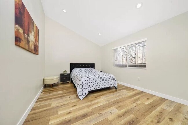 Building Photo - 7519 Graves Ave