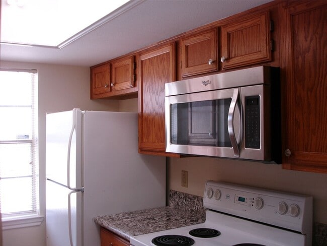 Building Photo - 14333 Memorial Dr