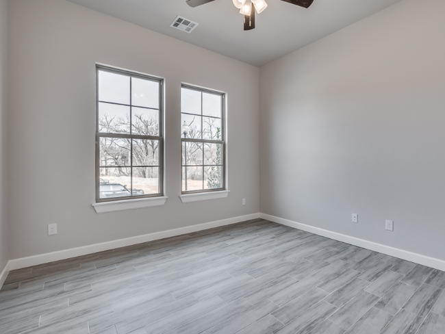 Building Photo - 1324 Chelham Ln