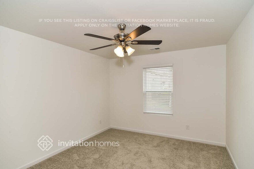 Building Photo - 257 W Millbrook Dr