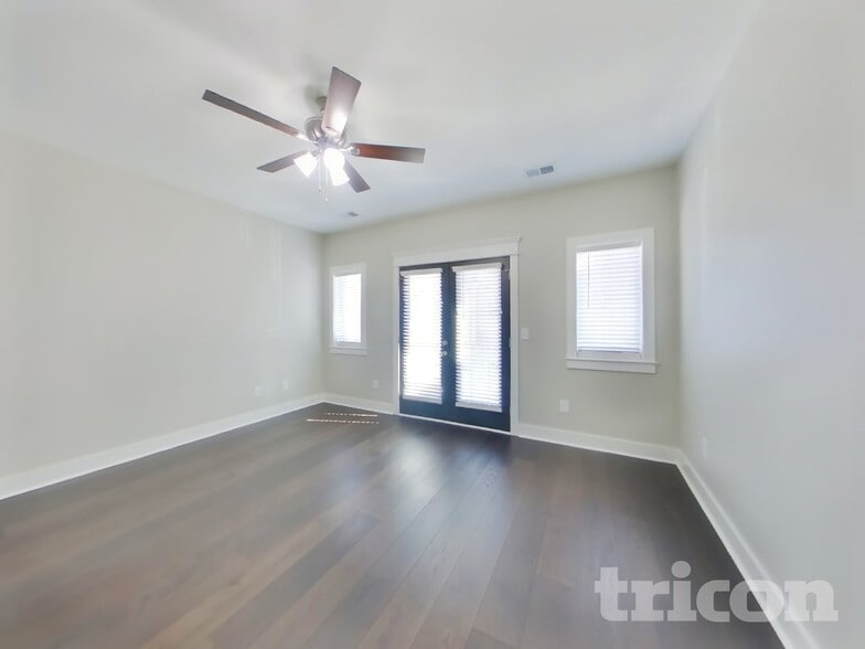 Building Photo - 6813 Charlotte Pike