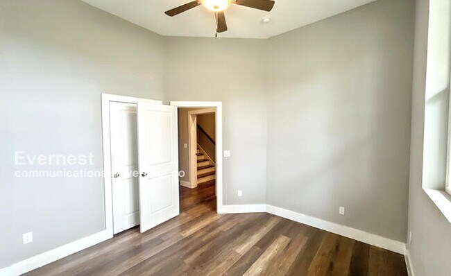Building Photo - 50% Off First Month Rent! Spacious 4-Bedroom Home with Modern Amenities / Pet-Friendly / Availabl...