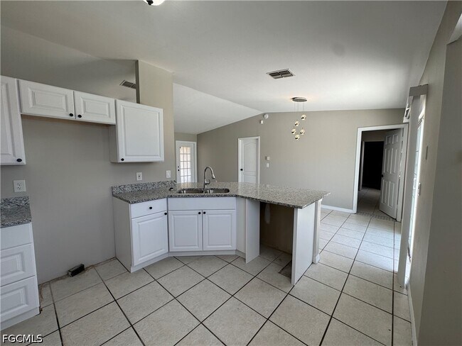 Building Photo - 1700 NE 12th St