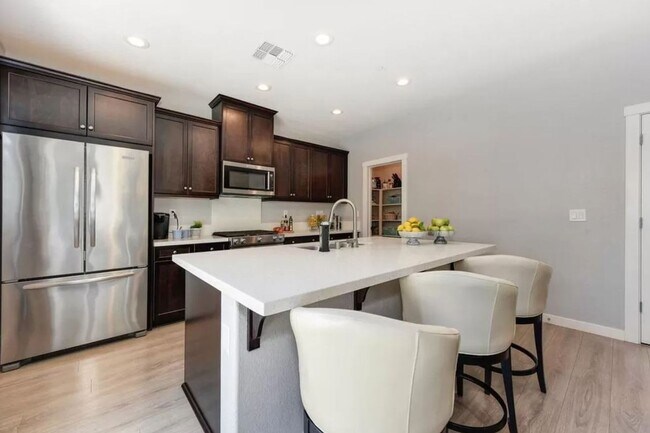 Building Photo - Gorgeous 4 Bedroom Patio Home in Rocklin