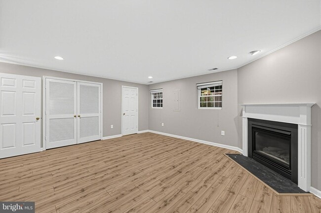 Building Photo - 21588 Bankbarn Terrace