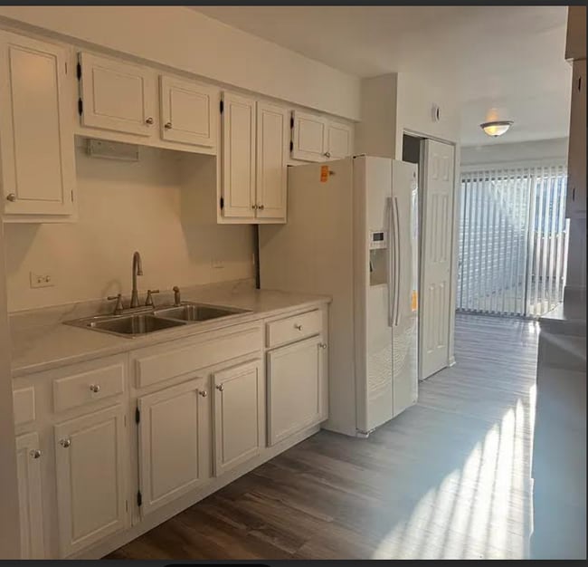 Building Photo - 4493 Provincetown Dr