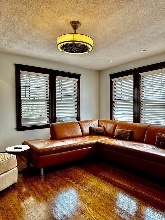 Building Photo - 2 Blakeville St