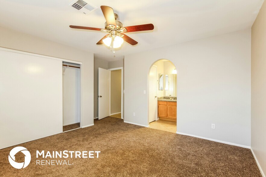 Building Photo - 2806 W Campo Bello Dr