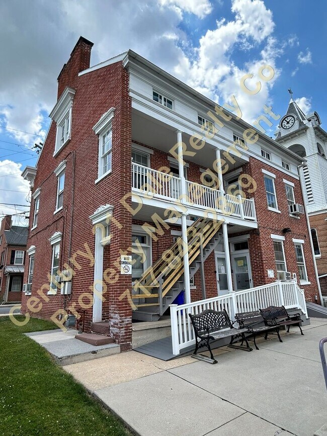 Building Photo - 5 N Main St